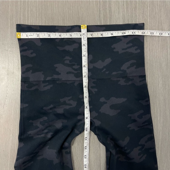 Spanx Look At Me Now Camo Seamless Cropped Leggings M Ankle Length High Rise - Picture 9 of 12